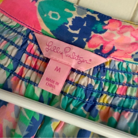 Lilly Pulitzer Size M 100% Silk  Elsa Top on Dancing On Deck Print - Picture 5 of 8